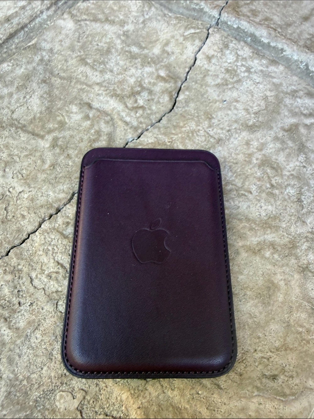 Apple MagSafe Leather Wallet - Plum